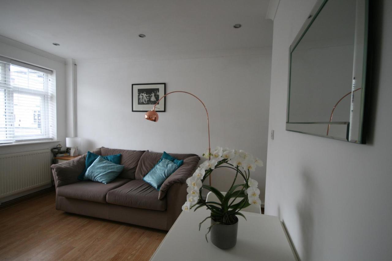 Molesey Near Hampton Court, Viking Short Stays West Molesey Exterior foto